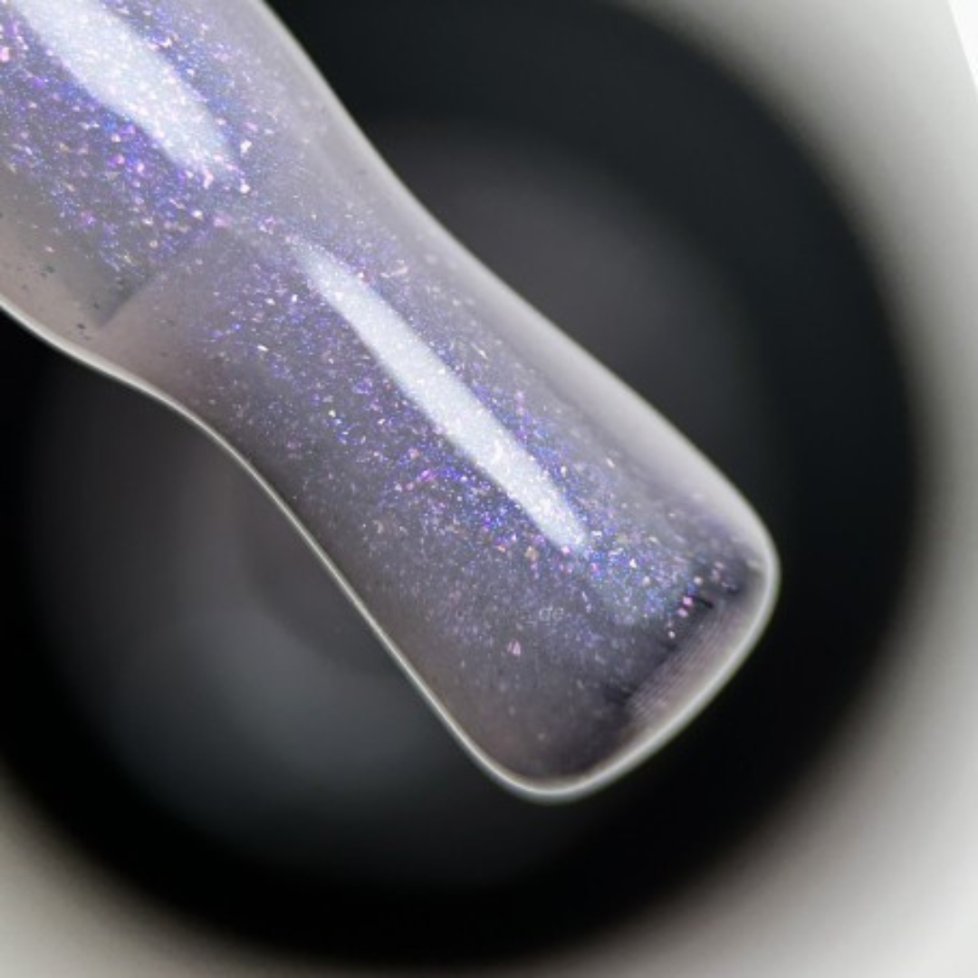 zbliżenie odcienia milky pink glitter żelu w butelce bbio